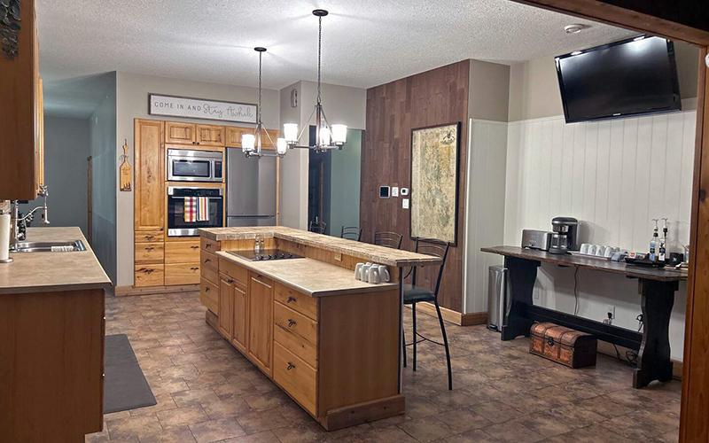 Lakeview-Lodge-Kitchen-Barhhead-AB