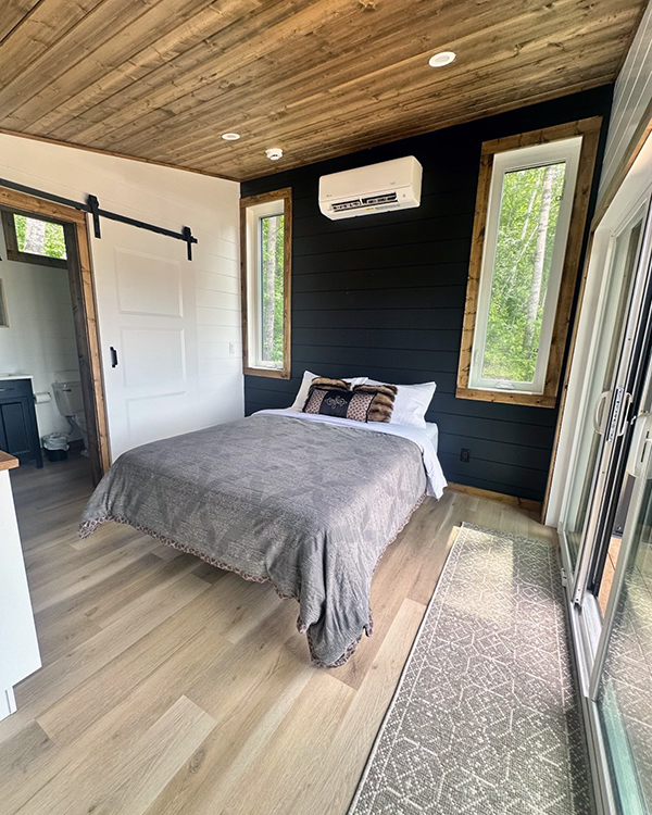 Dolores-Cabin-at-Lakeview-Lodge-Barrhead-Alberta-2
