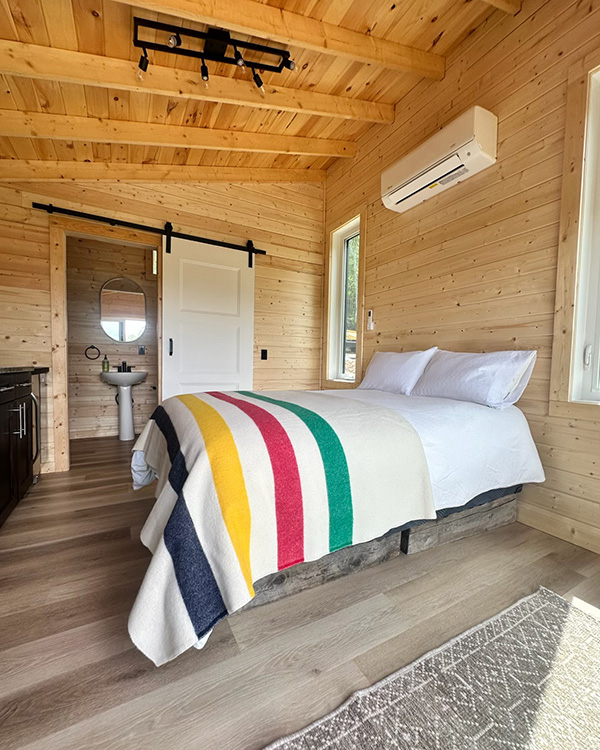 Hudson-Cabin-at-Lakeview-Lodge-Barrhead-Alberta-2
