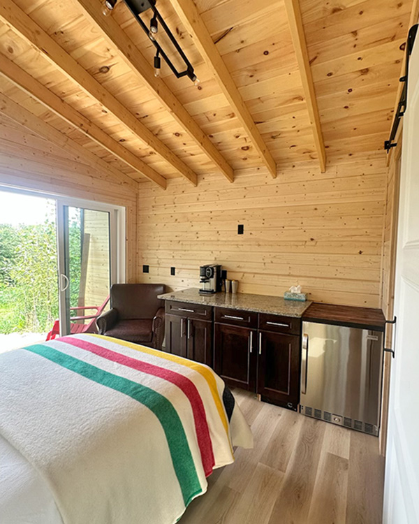 Hudson-Cabin-at-Lakeview-Lodge-Barrhead-Alberta-4