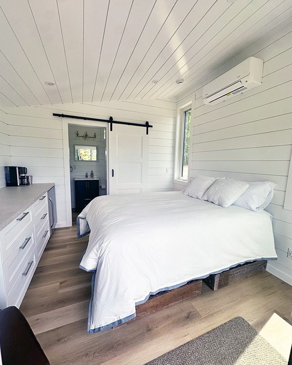 Muskoka-Cabin-at-Lakeview-Lodge-Barrhead-Alberta-2