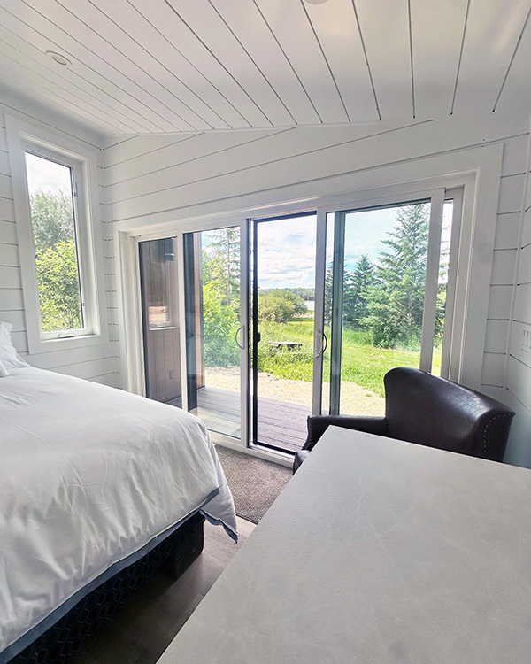 Muskoka-Cabin-at-Lakeview-Lodge-Barrhead-Alberta-3