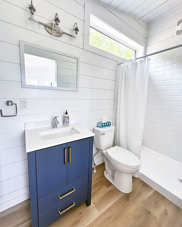 Muskoka-Cabin-at-Lakeview-Lodge-Barrhead-Alberta-4