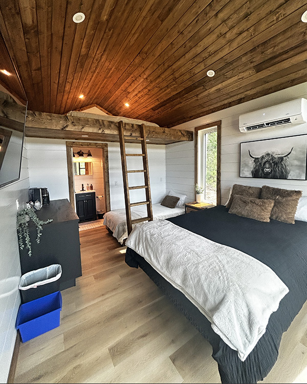 Richwood-Cabin-at-Lakeview-Lodge-Barrhead-Alberta-2